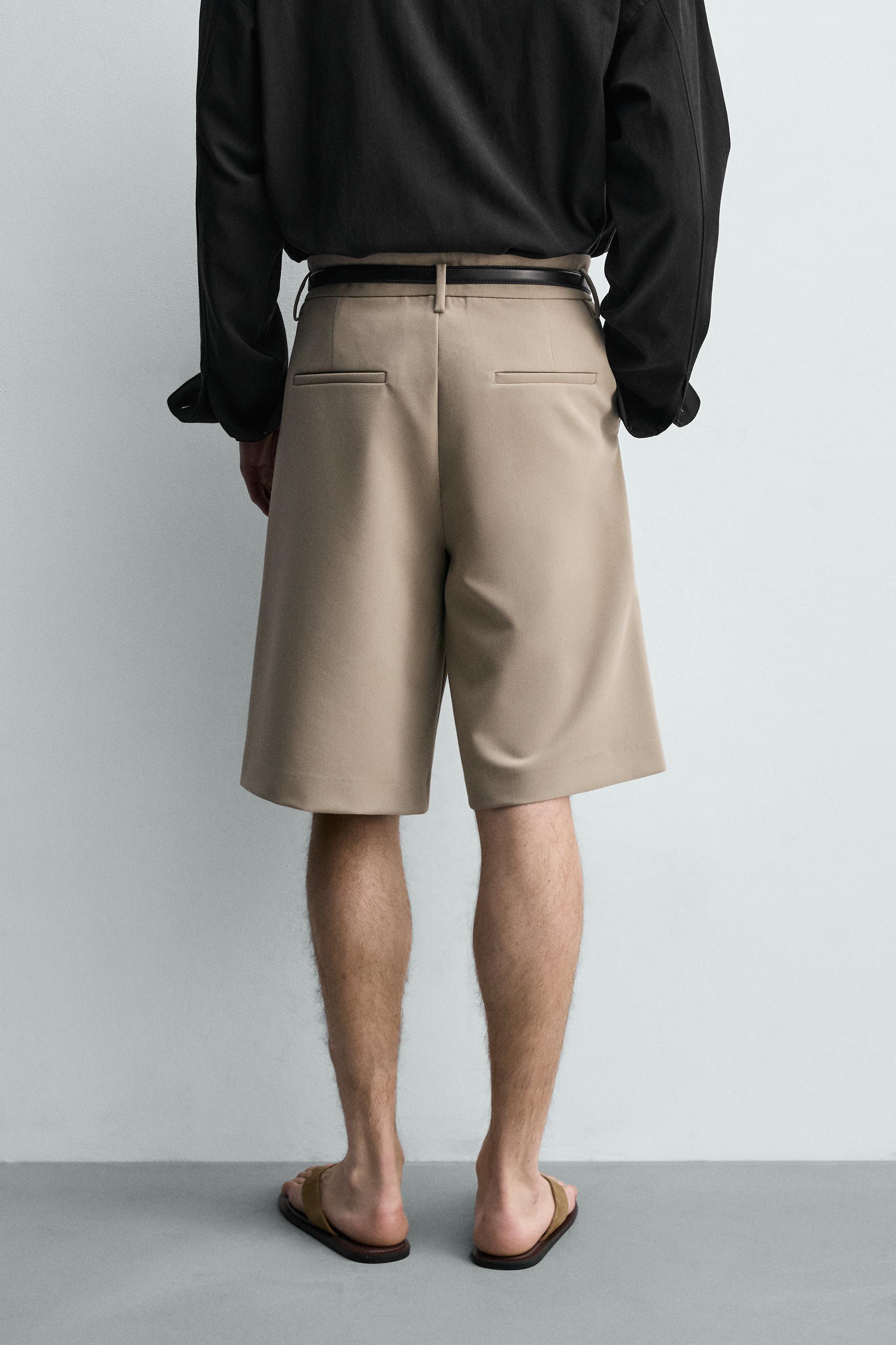 FLOWY PLEATED SHORTS